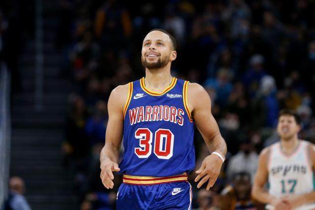 安卓APP-库里命中生涯常规赛第3000记三分 NBA历史第一人